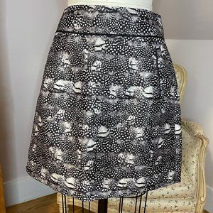 J Crew short skirt with black white and grey feather print sz 6